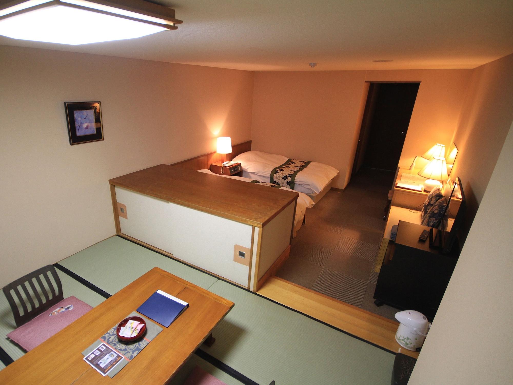 Okunikko Konishi 傳統日式旅館 3*
